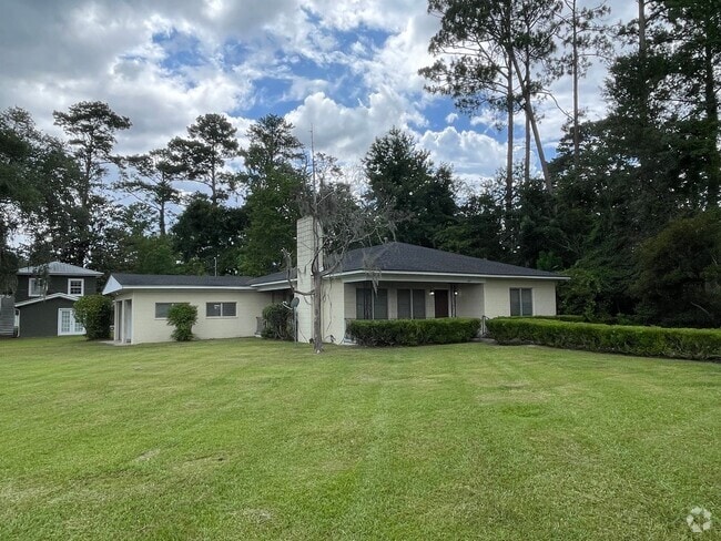 Building Photo - Guyton Charmer Rental