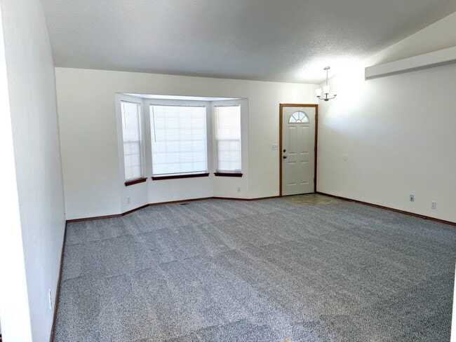 Photo - 1001 W Loon St