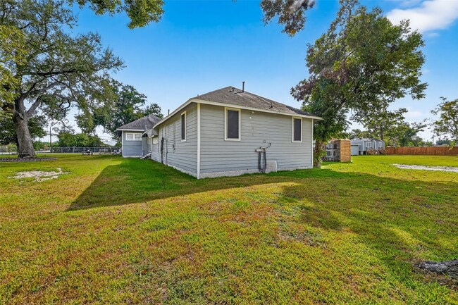 Photo - 9629 Sunnywood Dr