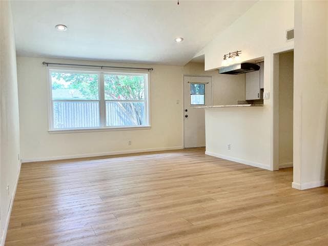 Building Photo - 802 Kingswood Ave