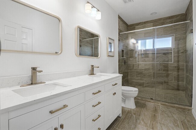 Photo - 304 Milby St