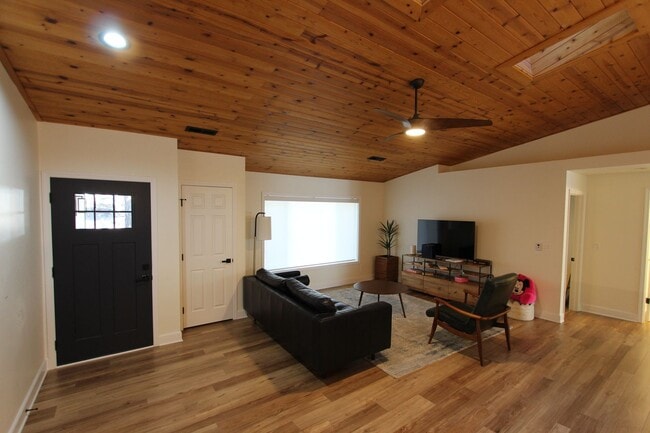 Photo - Available Soon! Turn key Furnished Univers...