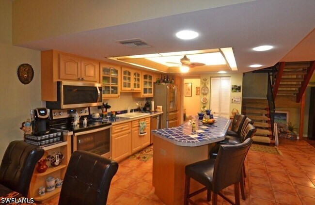 27750 Hacienda E Blvd Unidad 208B