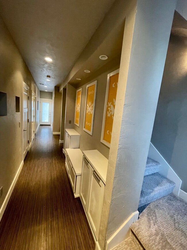 Photo - Modern 2 Bedroom, 2.5 Bathroom Bi-Level Du...
