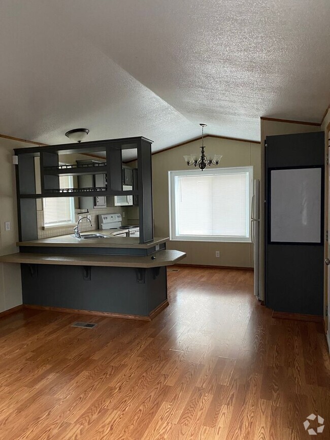 Building Photo - Two Bedroom 1 Bath Mobile Rental