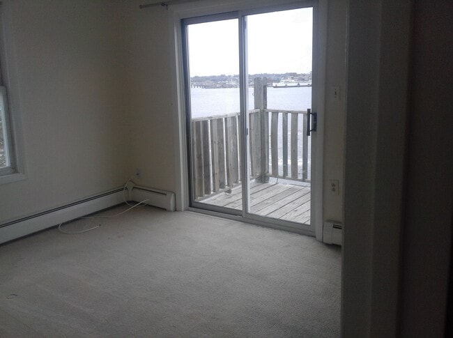 Building Photo - 267 Thames St Unit 267B