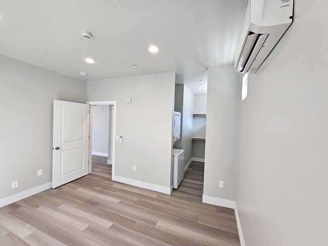 Photo - **Nearly new 1-Bedroom Midtown Apartment f... Unit 101