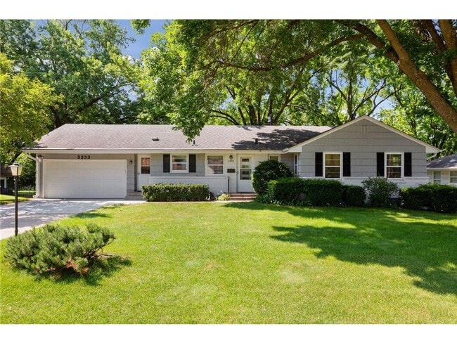 Photo - 5233 Danens Dr House