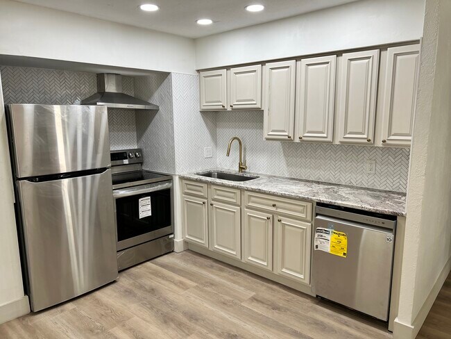 Photo - 5137 Dartmouth Ave N