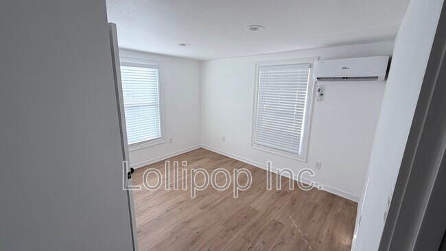 Photo - 2617 Sam Wilson St