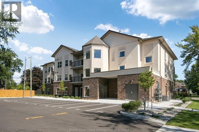 Photo - 480 Fairview Blvd Unité 301B