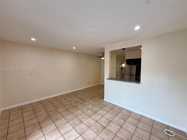 Photo - 521 NE 62nd St Unit 4