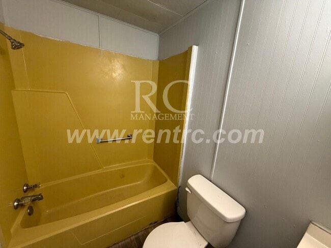 Photo - 104 Center-