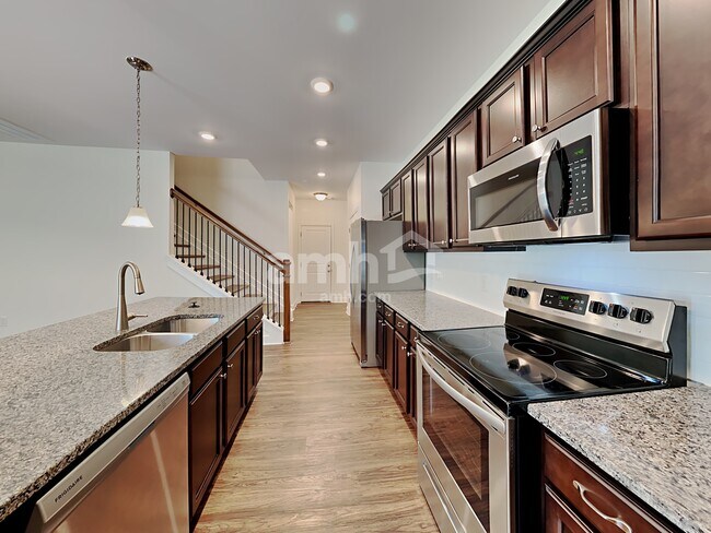 Photo - 460 Bluewater Dr