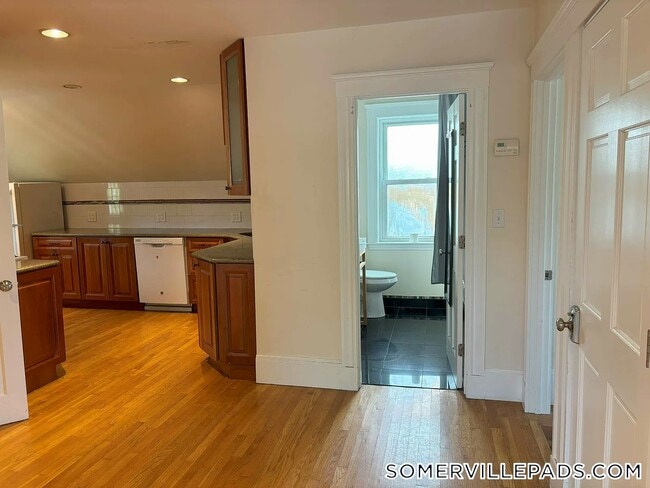 Building Photo - 50 White St