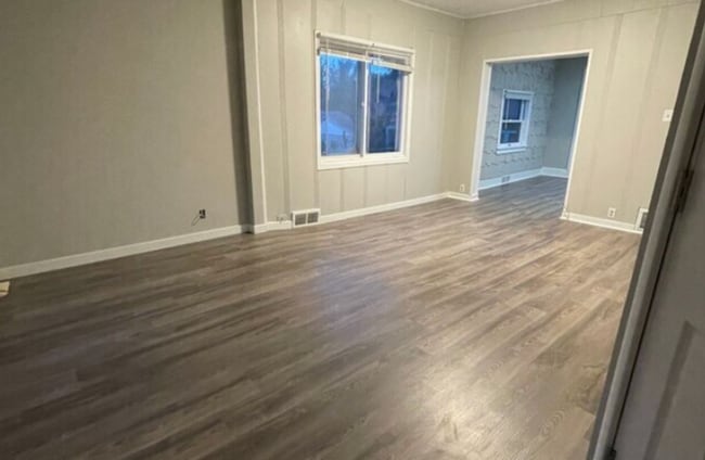 Photo - Spacious 4-Bed Home with 2-Car Garage & Ba...