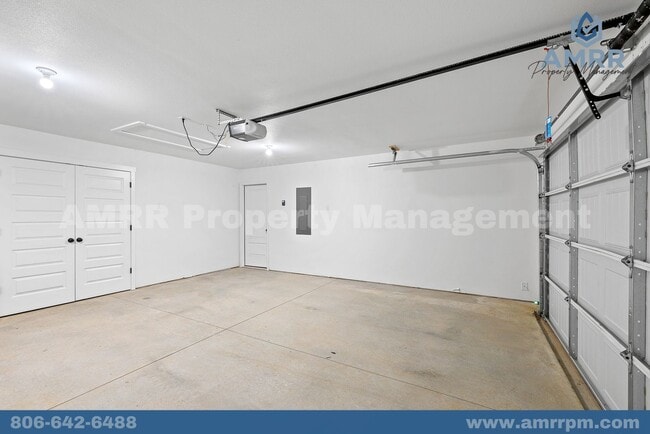 Photo - 304 Honeybee Ave