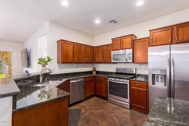 Photo - Gorgeous 3bed/2bath single level home in North Peoria!! Best Schools !!