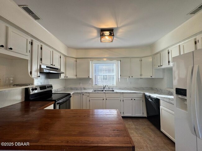 Photo - 543 Jacobsen Ave