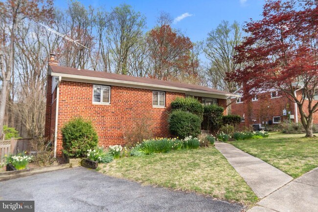 Photo - 10917 Lombardy Rd House