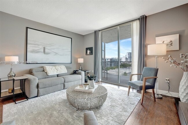 Photo - 140 S Dixie Hwy Unidad 619