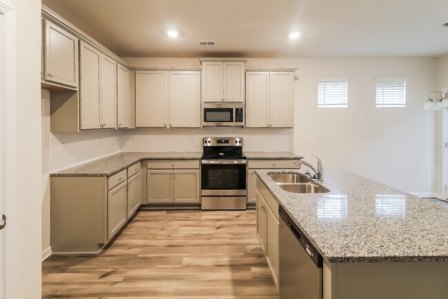 Photo - 2890 Saratoga Lake View