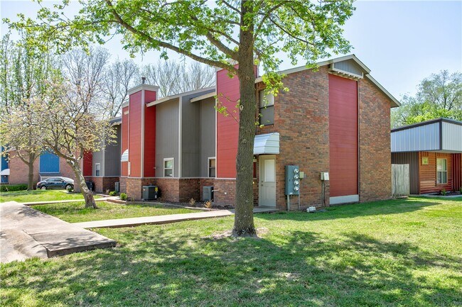 Building Photo - 460 N Garrett St