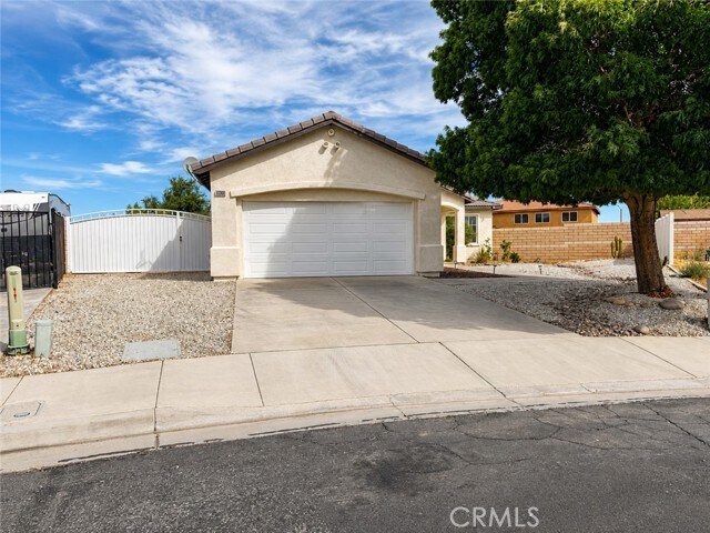13900 Nelliebell Dr
