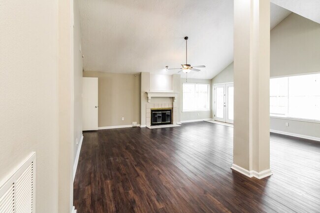 Photo - 3635 Lost Oak Dr