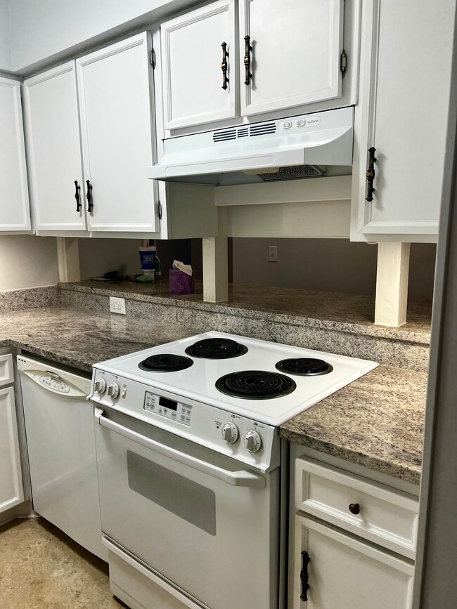 Photo - 301 Harbor Heights Dr