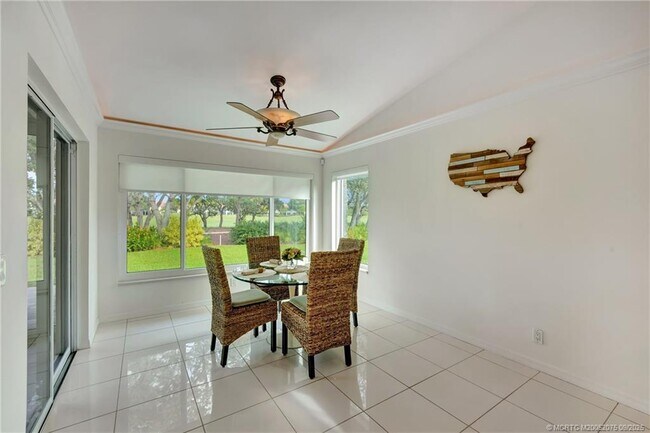 Photo - 2018 NW Laurel Oak Ln