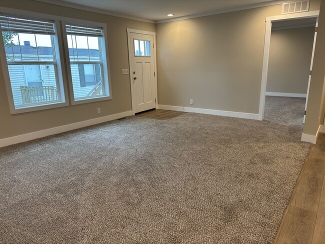 Photo - 48599 Lakeview E