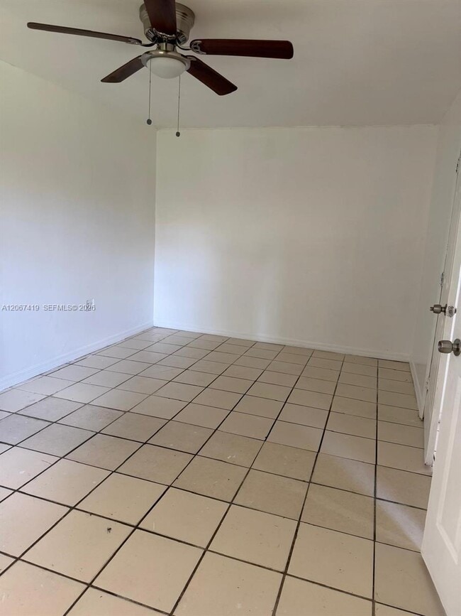 Photo - 900 NW 121st St