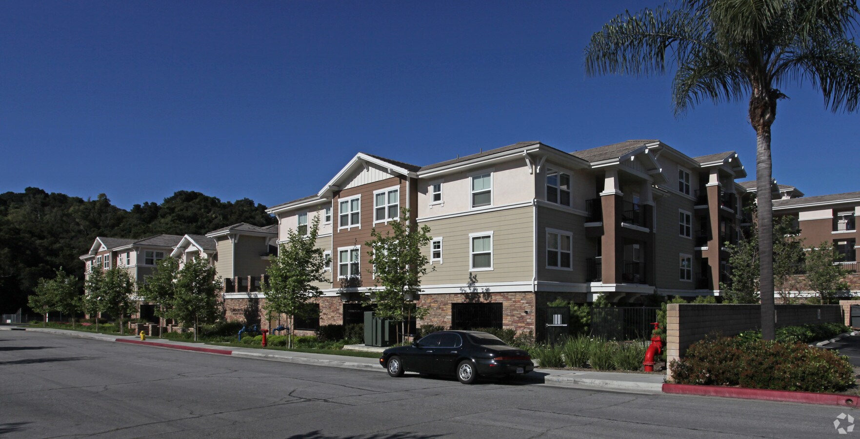Photo - Elwood Family Apartments