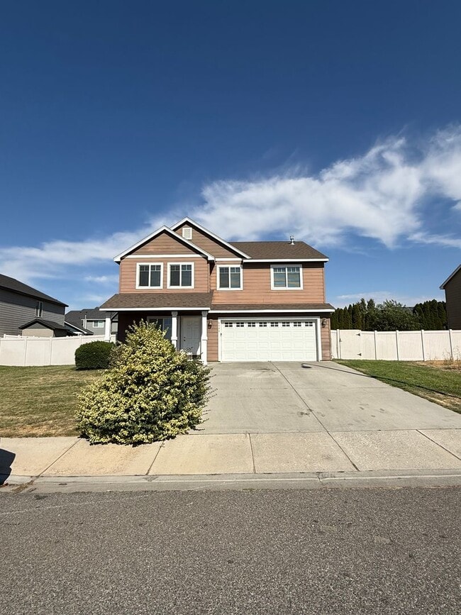 Building Photo - Spacious 4-Bedroom Rental Home in Prime Pa...