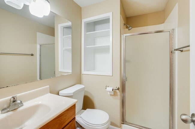 Photo - Charming 3 bed, 2 bath rental home in Milwaukie!