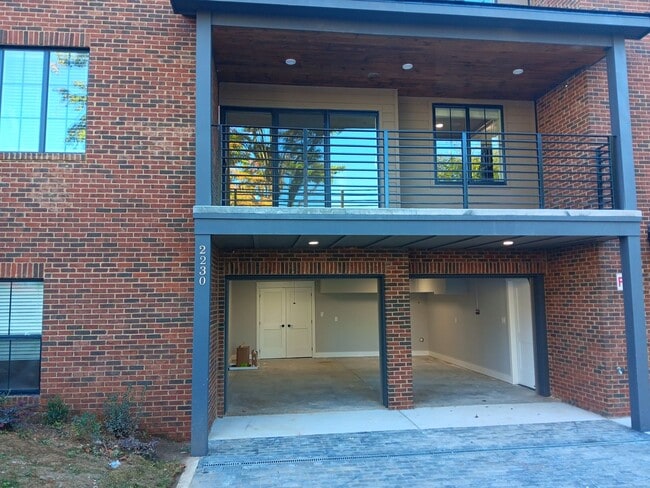 2232 Laurel Ave