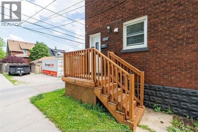 Photo - 1247 Richmond St