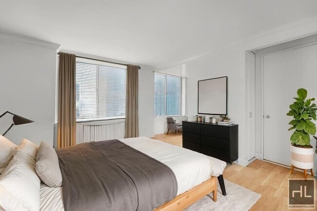 Photo - E 47TH ST Unidad 26D