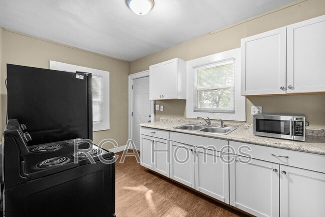 Photo - 4118 E Washington St
