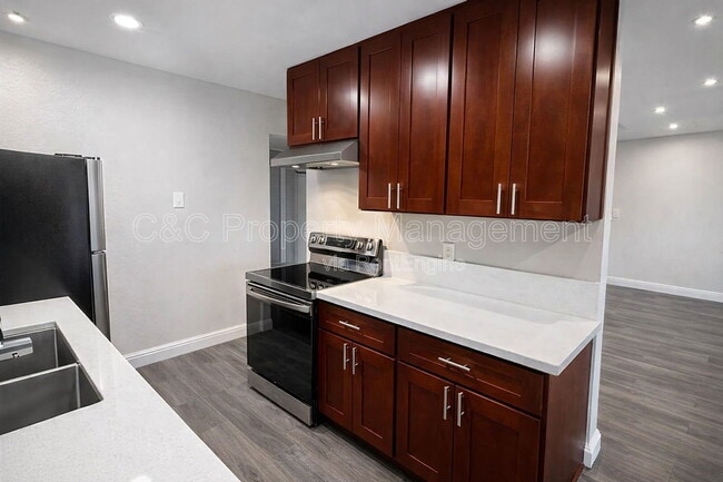 Photo - 247 N Capitol Ave Unit 268