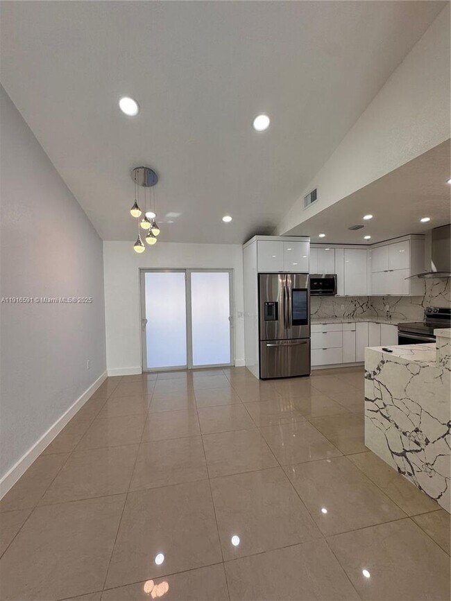 Photo - 20521-20125 SW 125th Ave