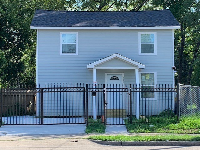 Photo - 8502 N Main St