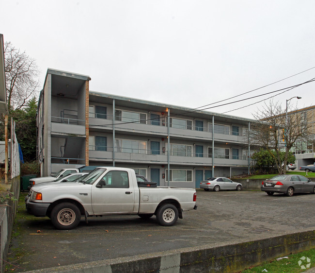 Building Photo - Camden Apartments