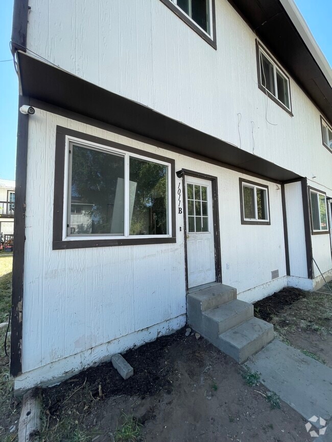 Building Photo - 1011 W Denver Ave Unit 1011B Rental
