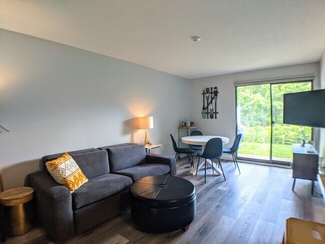 Photo - 107 Treetop Cir