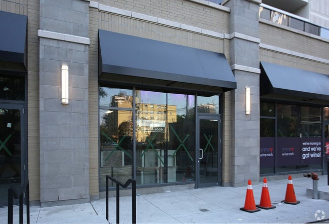 Photo - 565 Sherbourne St
