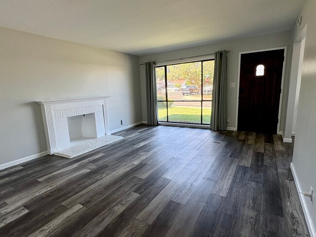 2302 La Salle Dr