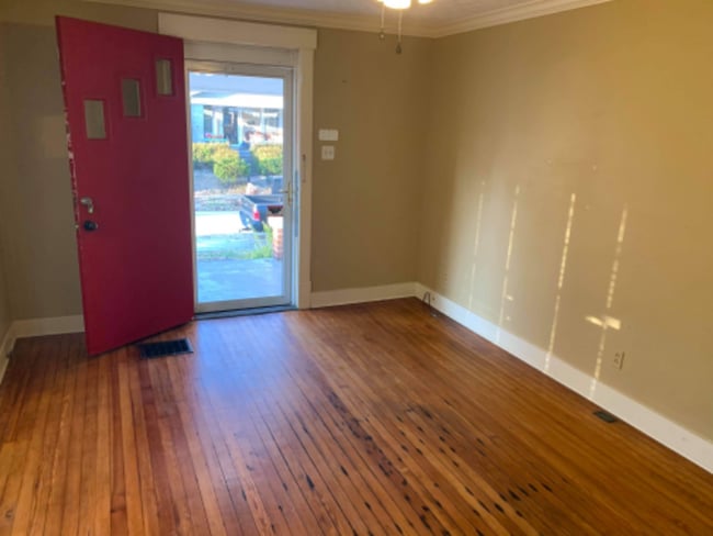 Photo - 668 S Barbee Way