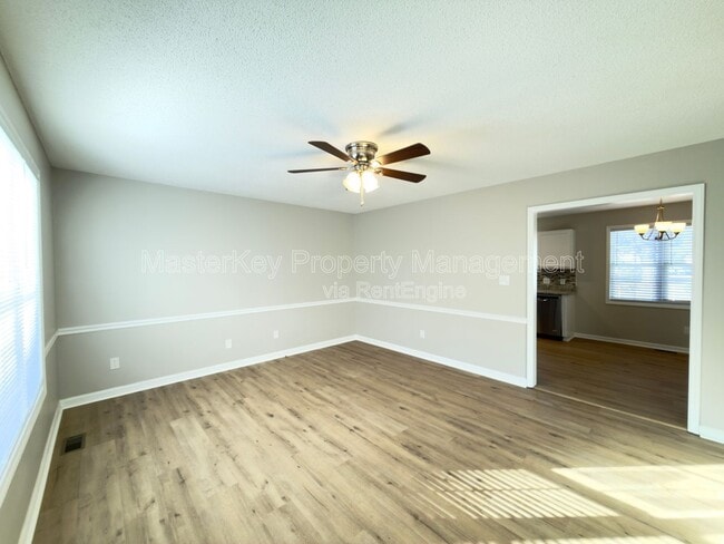 Photo - 1101 Amber Acres Ln